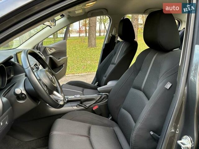 Серый Мазда 3, объемом двигателя 1.5 л и пробегом 52 тыс. км за 15400 $, фото 24 на Automoto.ua