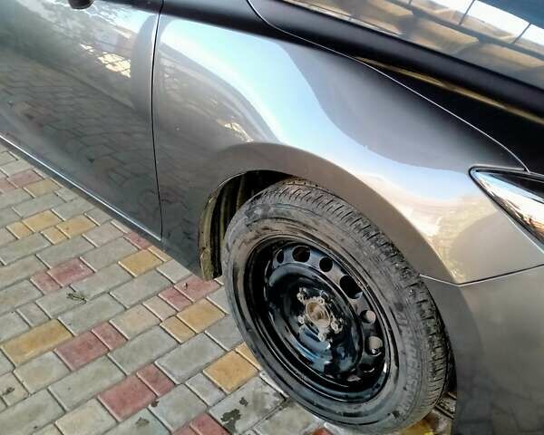 Серый Мазда 3, объемом двигателя 2 л и пробегом 36 тыс. км за 13200 $, фото 1 на Automoto.ua