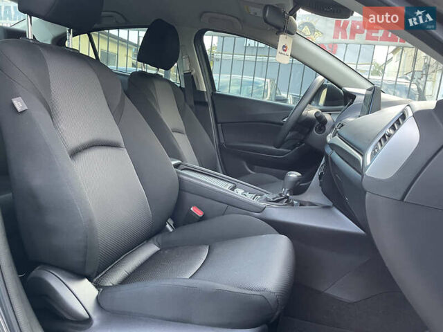 Сірий Мазда 3, об'ємом двигуна 2 л та пробігом 47 тис. км за 12999 $, фото 9 на Automoto.ua