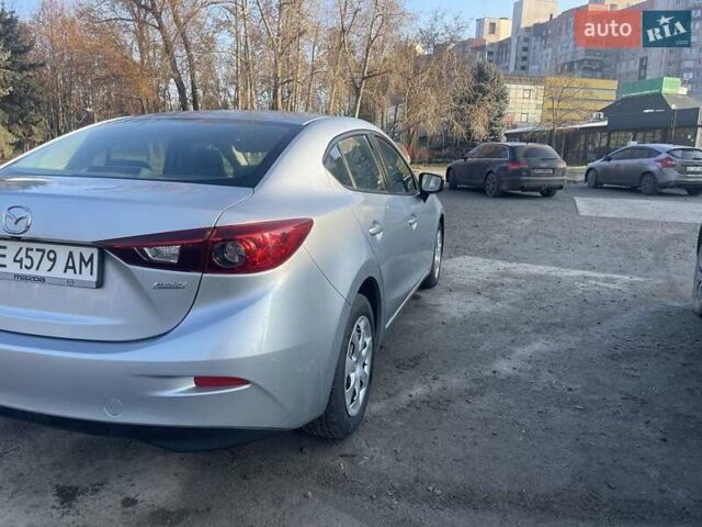 Серый Мазда 3, объемом двигателя 2 л и пробегом 170 тыс. км за 12300 $, фото 5 на Automoto.ua