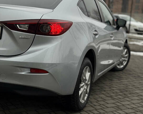 Серый Мазда 3, объемом двигателя 2 л и пробегом 83 тыс. км за 13000 $, фото 5 на Automoto.ua