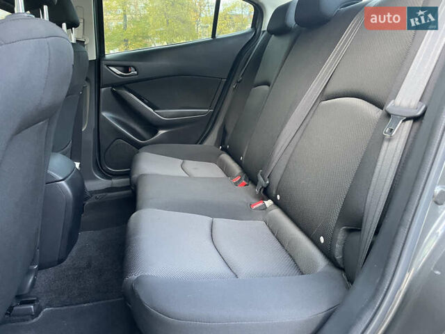 Сірий Мазда 3, об'ємом двигуна 2 л та пробігом 47 тис. км за 12999 $, фото 11 на Automoto.ua
