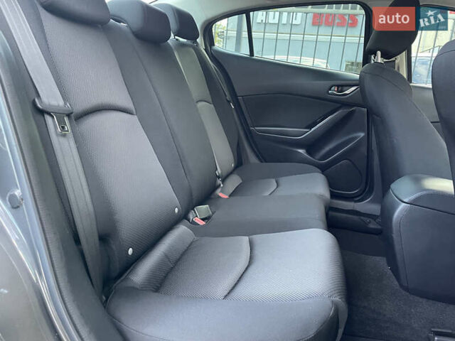 Сірий Мазда 3, об'ємом двигуна 2 л та пробігом 47 тис. км за 12999 $, фото 10 на Automoto.ua