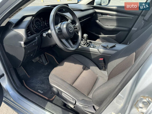 Серый Мазда 3, объемом двигателя 2.49 л и пробегом 105 тыс. км за 15900 $, фото 6 на Automoto.ua