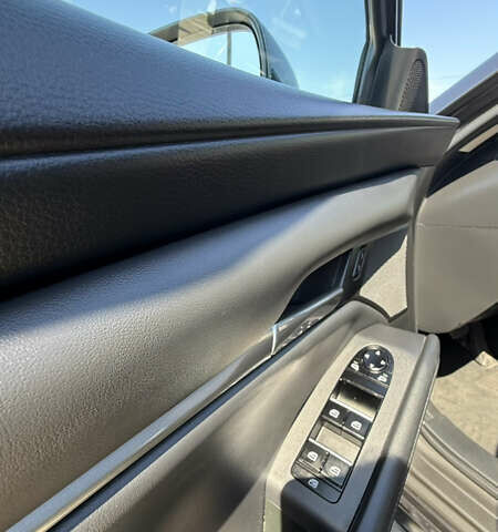 Серый Мазда 3, объемом двигателя 2.49 л и пробегом 62 тыс. км за 19200 $, фото 3 на Automoto.ua