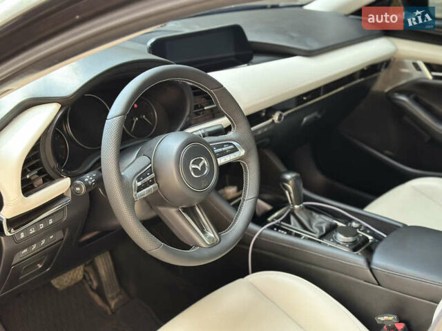 Сірий Мазда 3, об'ємом двигуна 2.49 л та пробігом 72 тис. км за 21999 $, фото 11 на Automoto.ua