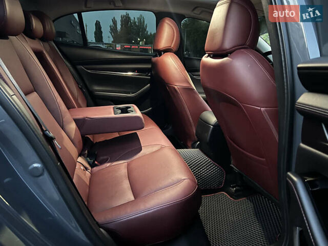 Серый Мазда 3, объемом двигателя 2.49 л и пробегом 16 тыс. км за 19900 $, фото 25 на Automoto.ua