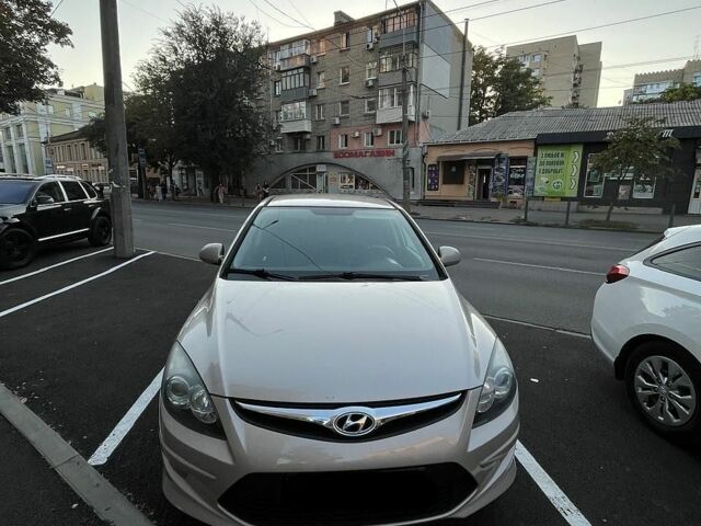 Синий Мазда 3, объемом двигателя 2 л и пробегом 330 тыс. км за 4400 $, фото 4 на Automoto.ua