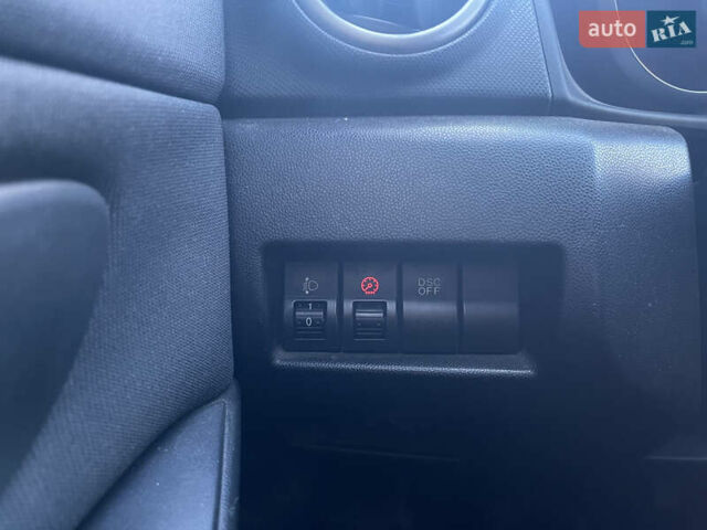 Синій Мазда 3, об'ємом двигуна 1.56 л та пробігом 320 тис. км за 5100 $, фото 5 на Automoto.ua