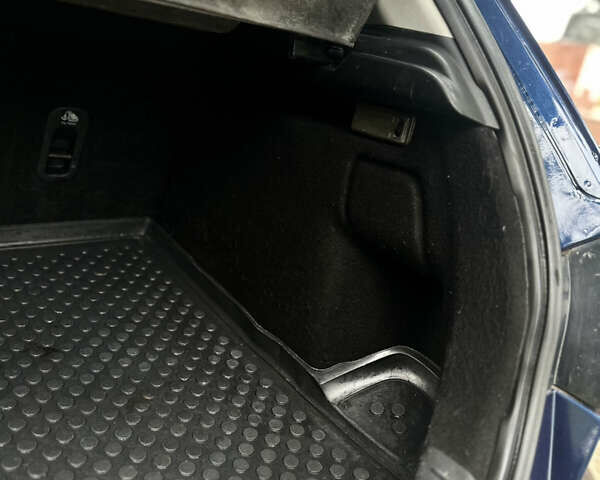 Синий Мазда 3, объемом двигателя 1.6 л и пробегом 237 тыс. км за 3950 $, фото 33 на Automoto.ua