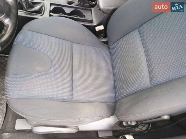 Синий Мазда 3, объемом двигателя 1.6 л и пробегом 213 тыс. км за 4500 $, фото 9 на Automoto.ua