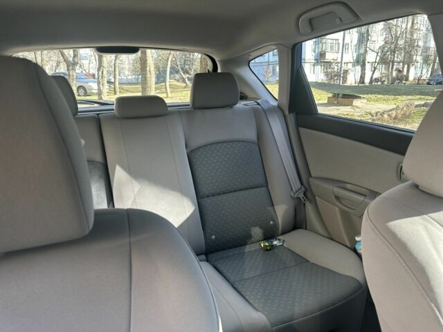 Синий Мазда 3, объемом двигателя 1.3 л и пробегом 256 тыс. км за 4000 $, фото 7 на Automoto.ua