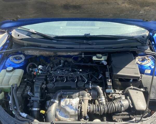 Синий Мазда 3, объемом двигателя 1.56 л и пробегом 300 тыс. км за 3900 $, фото 2 на Automoto.ua