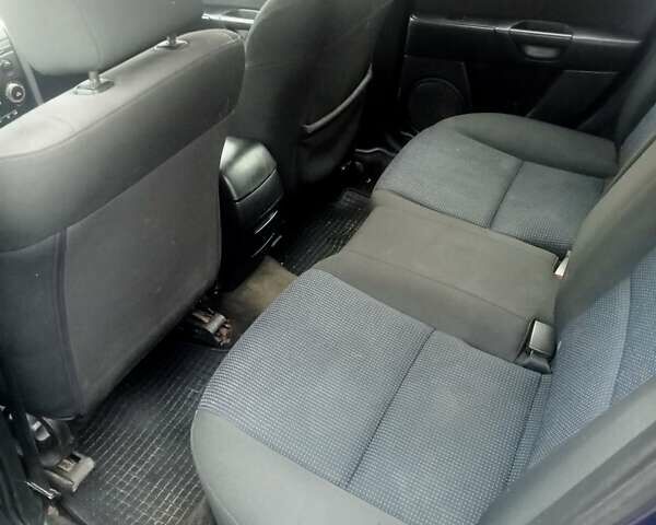 Синій Мазда 3, об'ємом двигуна 1.35 л та пробігом 260 тис. км за 2500 $, фото 6 на Automoto.ua