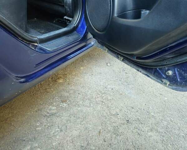 Синий Мазда 3, объемом двигателя 1.6 л и пробегом 220 тыс. км за 3750 $, фото 6 на Automoto.ua