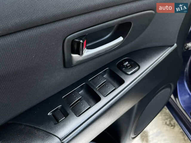 Синій Мазда 3, об'ємом двигуна 1.4 л та пробігом 190 тис. км за 2950 $, фото 12 на Automoto.ua