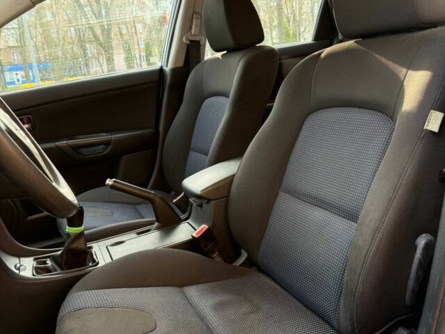 Синій Мазда 3, об'ємом двигуна 1.6 л та пробігом 350 тис. км за 2550 $, фото 7 на Automoto.ua