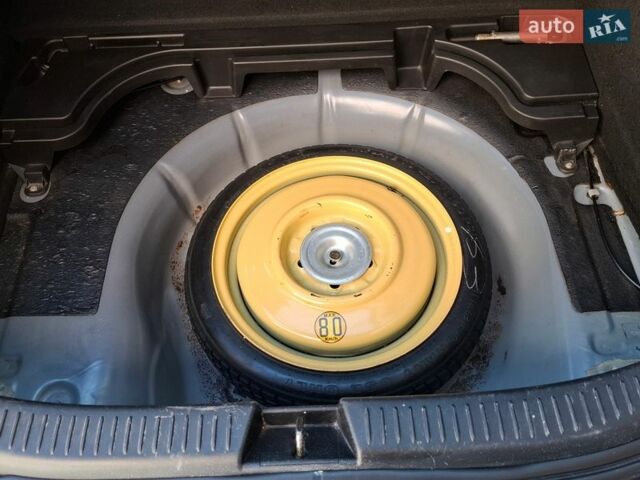 Синій Мазда 3, об'ємом двигуна 1.6 л та пробігом 288 тис. км за 3900 $, фото 15 на Automoto.ua