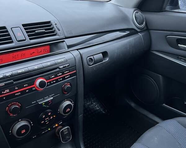 Синій Мазда 3, об'ємом двигуна 1.56 л та пробігом 362 тис. км за 3000 $, фото 14 на Automoto.ua