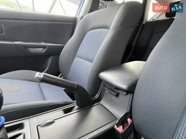 Синий Мазда 3, объемом двигателя 1.6 л и пробегом 207 тыс. км за 4690 $, фото 33 на Automoto.ua