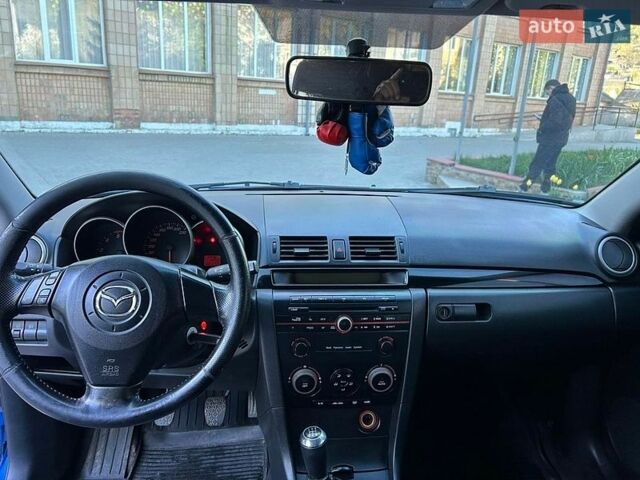 Синий Мазда 3, объемом двигателя 1.6 л и пробегом 302 тыс. км за 2300 $, фото 10 на Automoto.ua