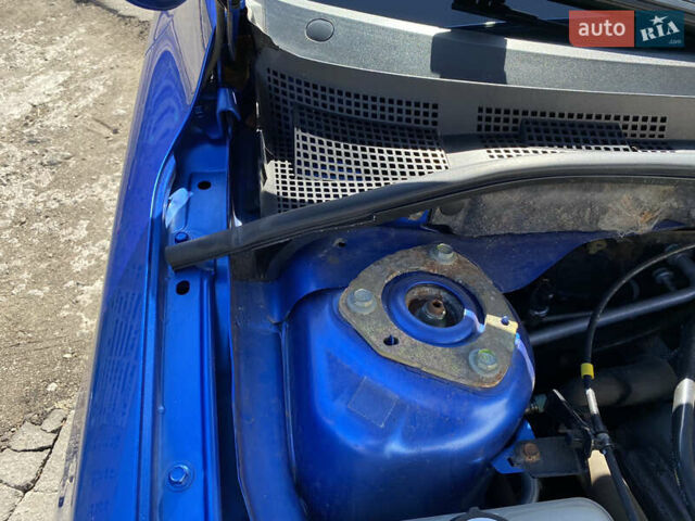 Синій Мазда 3, об'ємом двигуна 1.6 л та пробігом 182 тис. км за 4000 $, фото 7 на Automoto.ua