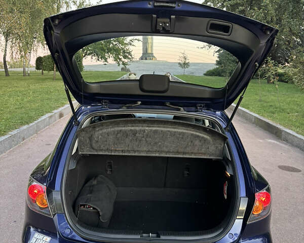 Синій Мазда 3, об'ємом двигуна 1.6 л та пробігом 211 тис. км за 4800 $, фото 18 на Automoto.ua