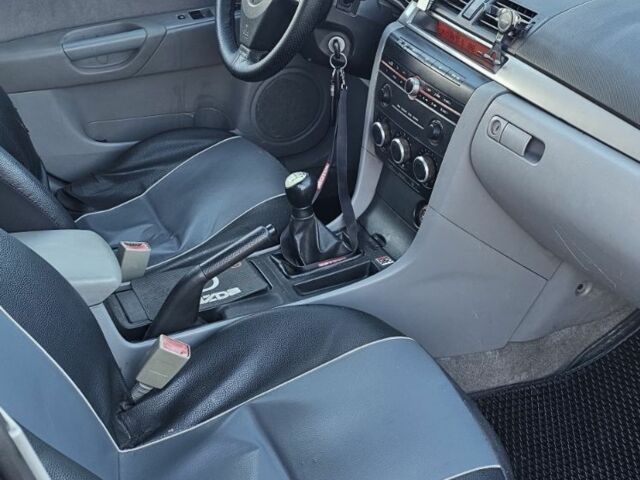 Синій Мазда 3, об'ємом двигуна 1.6 л та пробігом 360 тис. км за 4200 $, фото 5 на Automoto.ua