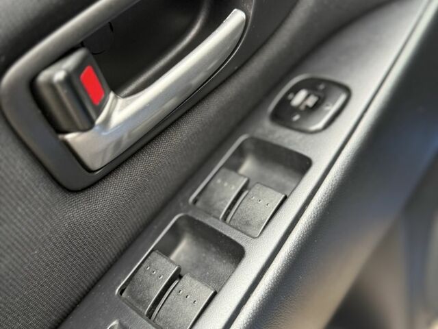 Синий Мазда 3, объемом двигателя 1.6 л и пробегом 252 тыс. км за 2950 $, фото 6 на Automoto.ua