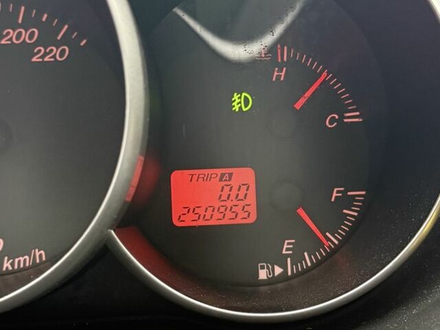 Синий Мазда 3, объемом двигателя 1.6 л и пробегом 252 тыс. км за 2950 $, фото 7 на Automoto.ua