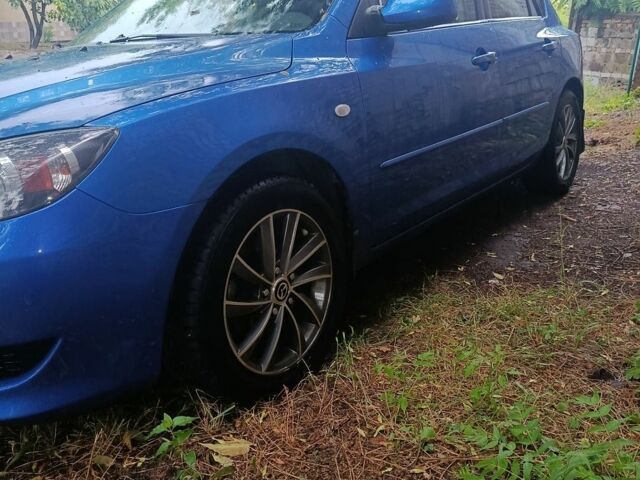 Синий Мазда 3, объемом двигателя 1.6 л и пробегом 152 тыс. км за 5500 $, фото 1 на Automoto.ua