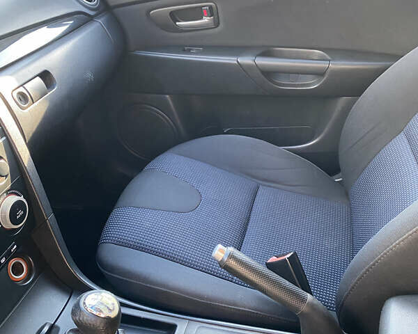 Синій Мазда 3, об'ємом двигуна 1.6 л та пробігом 194 тис. км за 3400 $, фото 9 на Automoto.ua