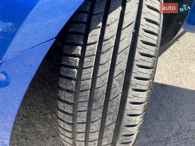Синій Мазда 3, об'ємом двигуна 1.6 л та пробігом 182 тис. км за 4000 $, фото 2 на Automoto.ua