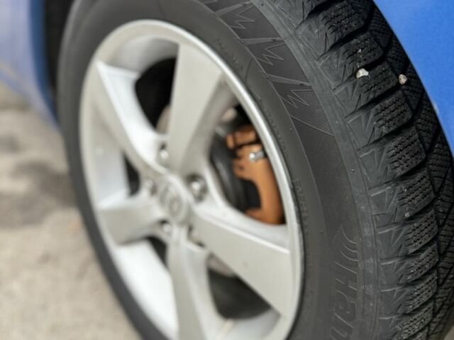 Синий Мазда 3, объемом двигателя 1.6 л и пробегом 252 тыс. км за 2950 $, фото 12 на Automoto.ua