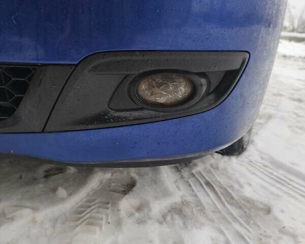 Синий Мазда 3, объемом двигателя 1.6 л и пробегом 320 тыс. км за 4000 $, фото 6 на Automoto.ua