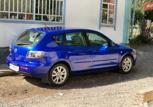 Синій Мазда 3, об'ємом двигуна 1.6 л та пробігом 245 тис. км за 4800 $, фото 5 на Automoto.ua