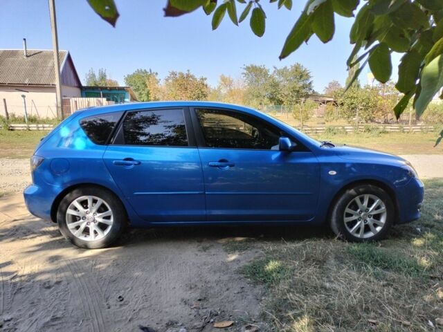 Синий Мазда 3, объемом двигателя 1.6 л и пробегом 200 тыс. км за 5500 $, фото 2 на Automoto.ua