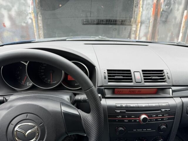 Синій Мазда 3, об'ємом двигуна 1.6 л та пробігом 350 тис. км за 4800 $, фото 6 на Automoto.ua