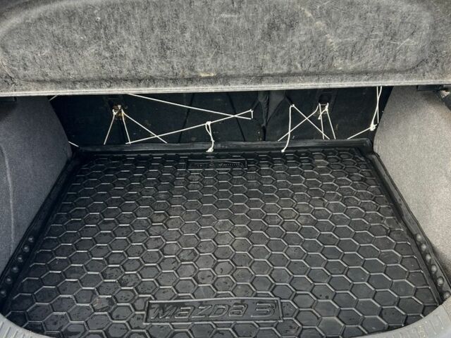 Синий Мазда 3, объемом двигателя 1.6 л и пробегом 200 тыс. км за 5200 $, фото 15 на Automoto.ua