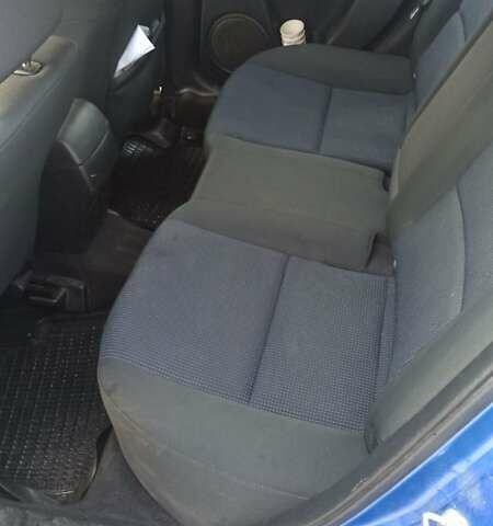 Синій Мазда 3, об'ємом двигуна 1.56 л та пробігом 358 тис. км за 3300 $, фото 4 на Automoto.ua