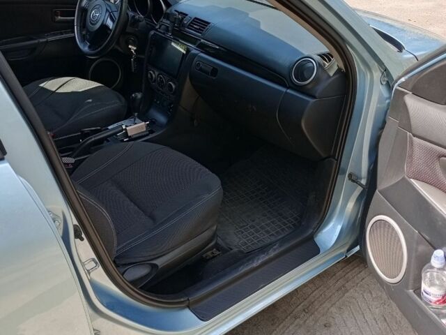 Синий Мазда 3, объемом двигателя 0 л и пробегом 197 тыс. км за 6000 $, фото 4 на Automoto.ua