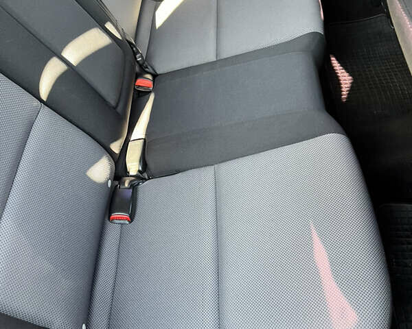 Синий Мазда 3, объемом двигателя 2 л и пробегом 307 тыс. км за 4899 $, фото 4 на Automoto.ua