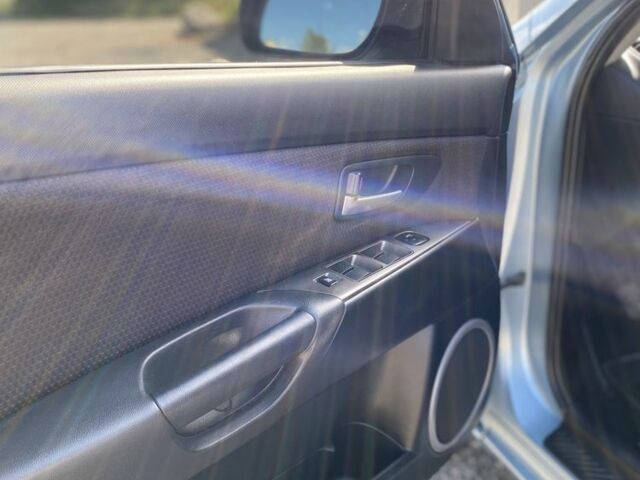 Синий Мазда 3, объемом двигателя 1.6 л и пробегом 318 тыс. км за 5000 $, фото 5 на Automoto.ua