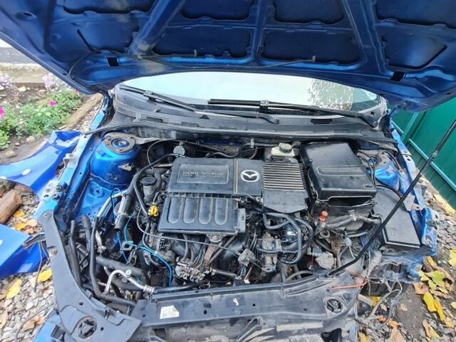 Синій Мазда 3, об'ємом двигуна 1.6 л та пробігом 270 тис. км за 2000 $, фото 2 на Automoto.ua
