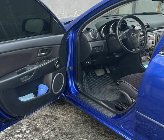 Синий Мазда 3, объемом двигателя 1.6 л и пробегом 242 тыс. км за 6000 $, фото 7 на Automoto.ua