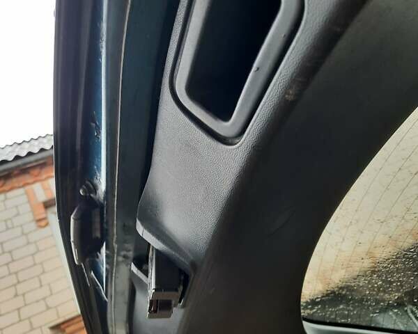 Синий Мазда 3, объемом двигателя 1.6 л и пробегом 264 тыс. км за 4300 $, фото 35 на Automoto.ua