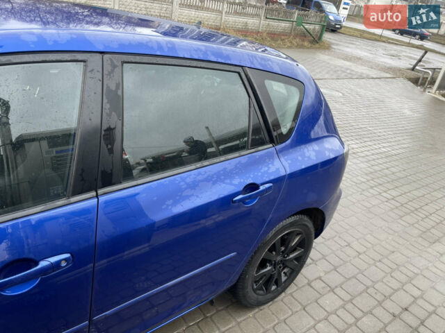 Синий Мазда 3, объемом двигателя 1.6 л и пробегом 216 тыс. км за 3999 $, фото 5 на Automoto.ua