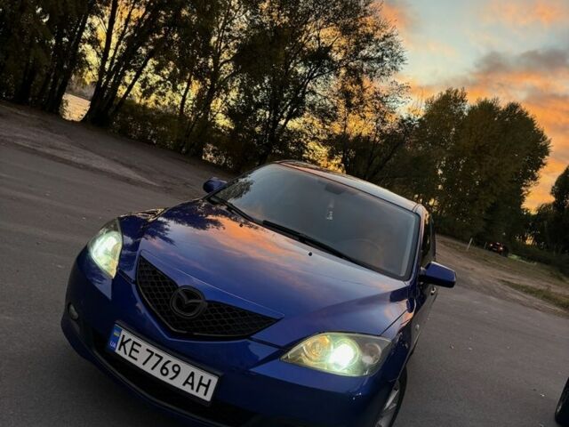 Синий Мазда 3, объемом двигателя 1.6 л и пробегом 250 тыс. км за 6000 $, фото 3 на Automoto.ua