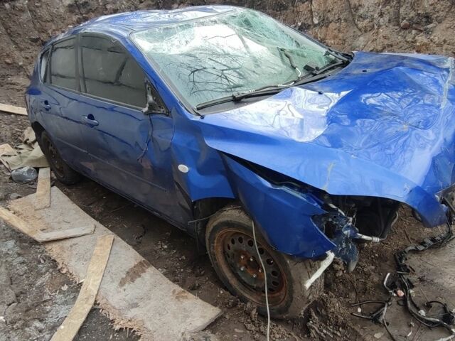 Синий Мазда 3, объемом двигателя 0 л и пробегом 192 тыс. км за 1300 $, фото 3 на Automoto.ua