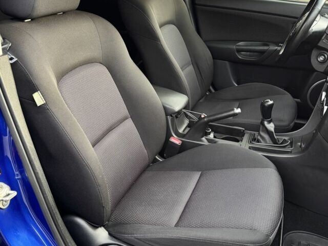 Синий Мазда 3, объемом двигателя 1.6 л и пробегом 205 тыс. км за 4900 $, фото 20 на Automoto.ua